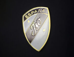 Iso España crest emblem. (©Photo by Segura)