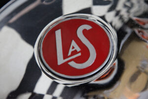 1937 LaSalle Series 50 Trunk-back sedan emblem. (©Photo by Segura)