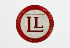 Leon Laisne emblem. (source: Radiator Emblem Collection)